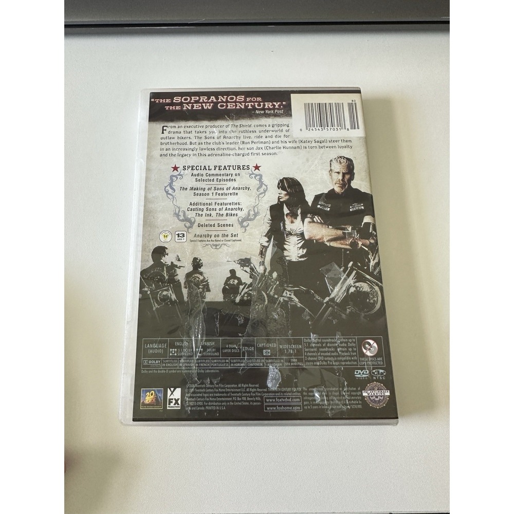 Sons of Anarchy 1st Season 4-Disc Set - Picture 2 of 3